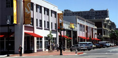 Swan's Marketplace